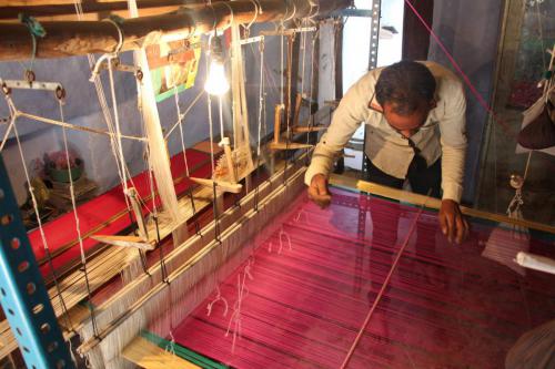 Expert Handloom Weaver Motamal Handlooms
