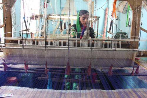 Expert Handloom Weaver Motamal Handlooms