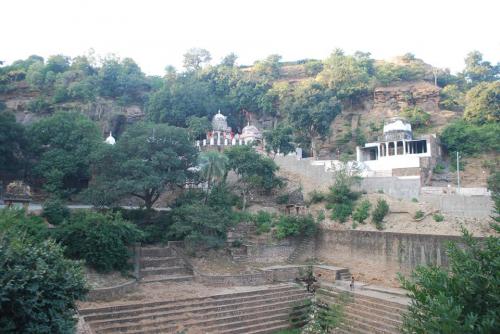 beauty of chanderi motamal handlooms