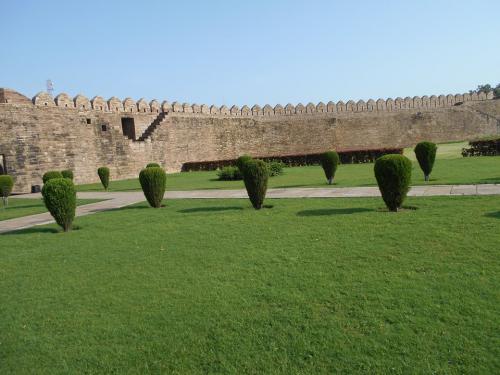beauty of chanderi motamal handlooms